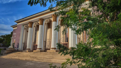 В Шымкенте рушится Дворец металлургов, где снимали фильм о Назарбаеве