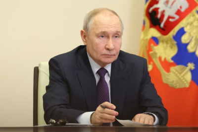 Путин поручил лучше помогать пострадавшим от мошенников