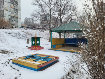 Полиция ищет вандалов, которые орудуют на детских площадках Салехарда