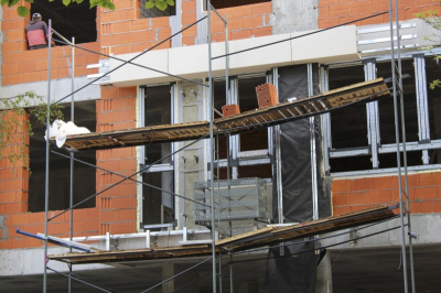 Достройка школы на Патрокле может снова затянуться