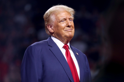 За Трампом затирали биоследы на саммите НАТО: раскрыто, кого боится президент США