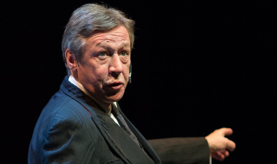 Ефремов впервые сыграл в спектакле после выхода из колонии