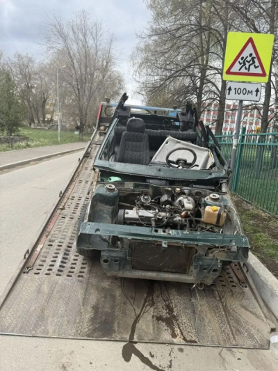 Не роскошь, а автохлам: в Челнах эвакуировали ВАЗ-&laquo;кабриолет&raquo;