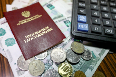 Пенсии и пособия в августе придут по-другому: известен график переноса выплат