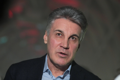 Мечтал стать историком и нашел любовь с третьего раза: история жизни Алексея Пиманова