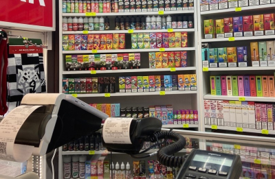 Правительство готовится уточнить правила продажи табака в 100 метрах от школ