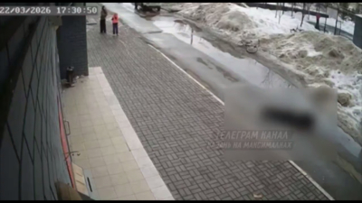 Умер на глазах у детей: шокирующего видео гибели юноши в Казани 23/03/2026 &ndash; Новости