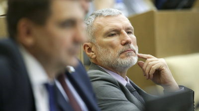 &laquo;Засунь корочку в зад&raquo;: депутат Журавлев набросился на журналиста