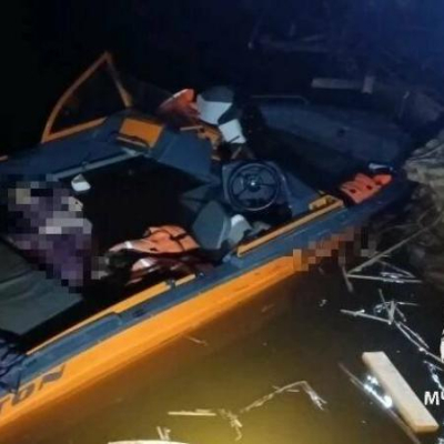 Лодка влетела в пристань на Каме в РТ, одна из женщин-пассажиров погибла