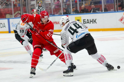 Плющев: &laquo;После развода с ИИХФ контракты в КХЛ стали пластилиновыми&raquo;