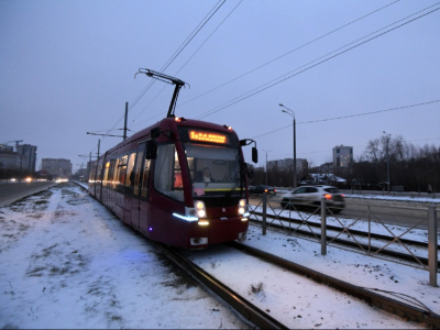 Из-за снега на Сахарова - Минской в Казани встали трамваи №5, 5а и 7
