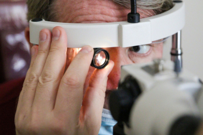 Врач дала совет, как сохранить зрение при долгой работе за компьютером