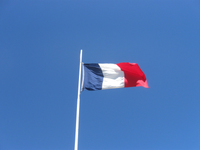 Haqqin: Макрон предложил Токио создать объединение против США и Китая