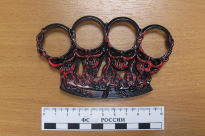 Две женщины везли кастеты из Пхукета и Антальи в Новосибирск