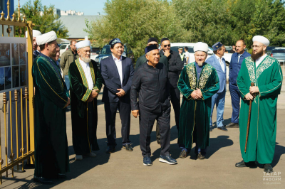 &laquo;Два праздника&raquo;: в Мавлид Минниханов побывал в возрожденной мечети &laquo;Раджаб&raquo;